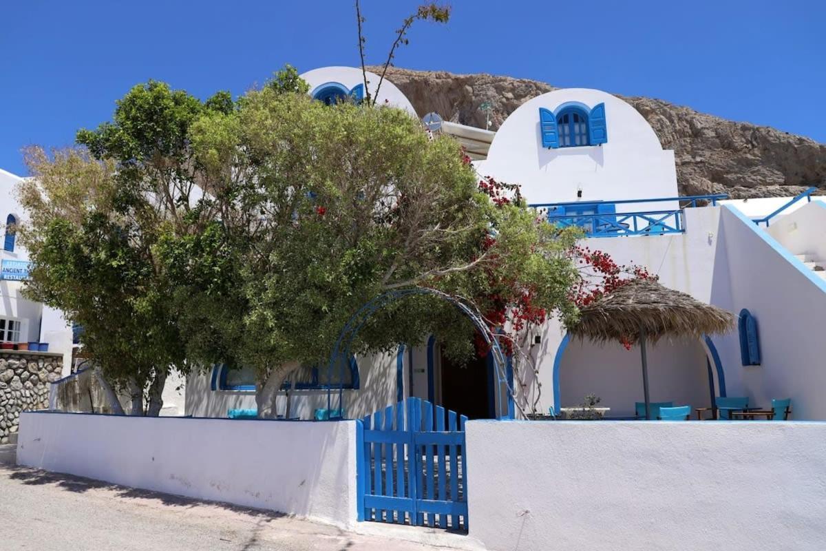 Santorini Seaside Retreat - Flora'S Summer Escape Perissa (Santorini) Exterior foto