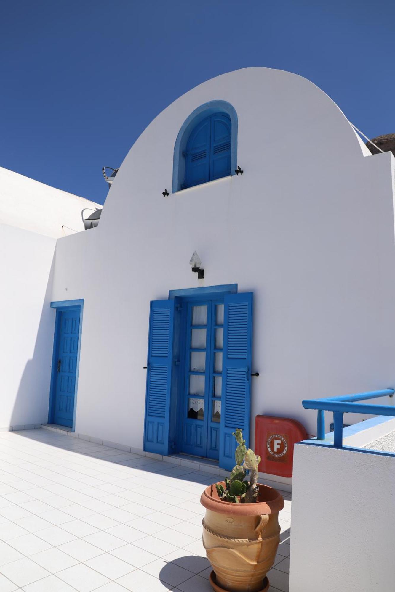 Santorini Seaside Retreat - Flora'S Summer Escape Perissa (Santorini) Exterior foto