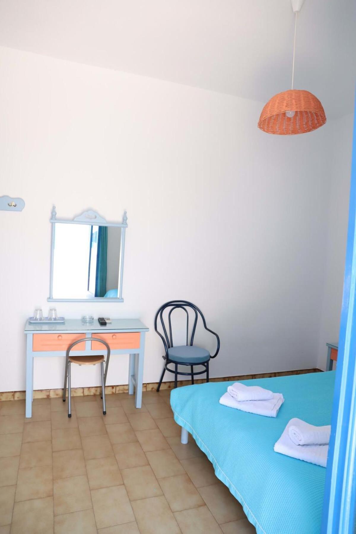 Santorini Seaside Retreat - Flora'S Summer Escape Perissa (Santorini) Exterior foto